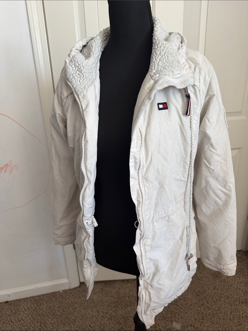 Tommy Hilfiger Off-White Sherpa-Lined Hooded Puffer Jacket